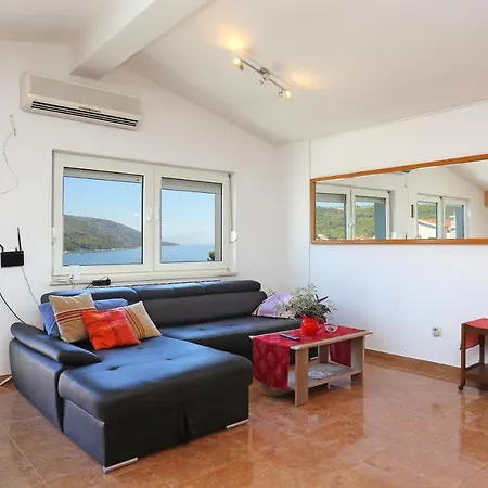 Apartment Apartments By The Sea Businci, Ciovo - 9450