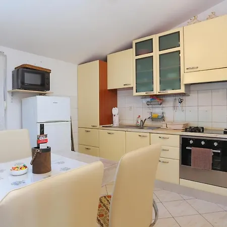 Apartments By The Sea Businci, Ciovo - 9450 * Trogir